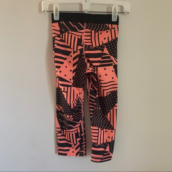 Nike Pro Dri-Fit Pink Black Geometric Crop Legging - Picture 6 of 10